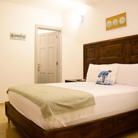 Hostal Marina Samana מראה חיצוני תמונה