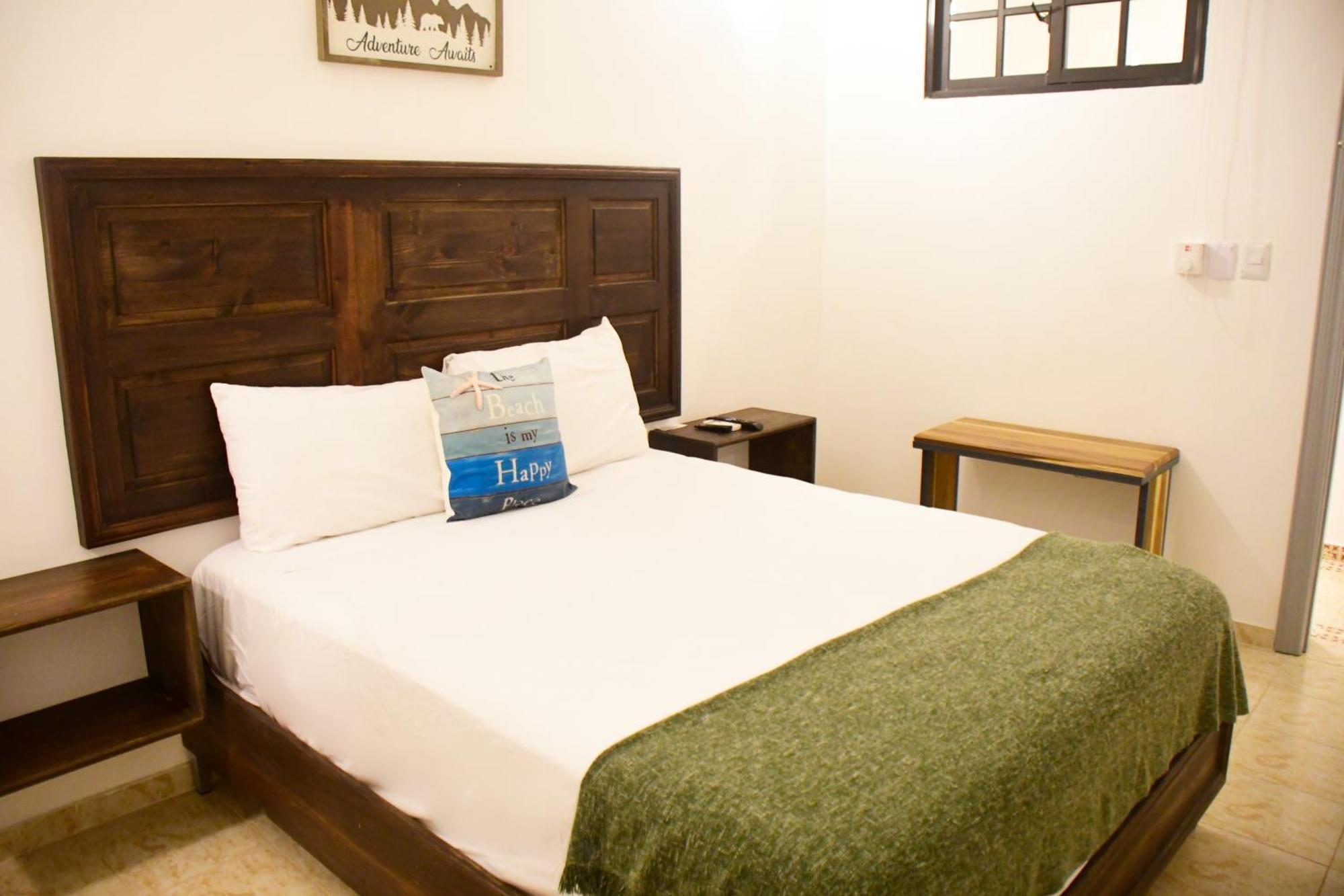 Hostal Marina Samana מראה חיצוני תמונה