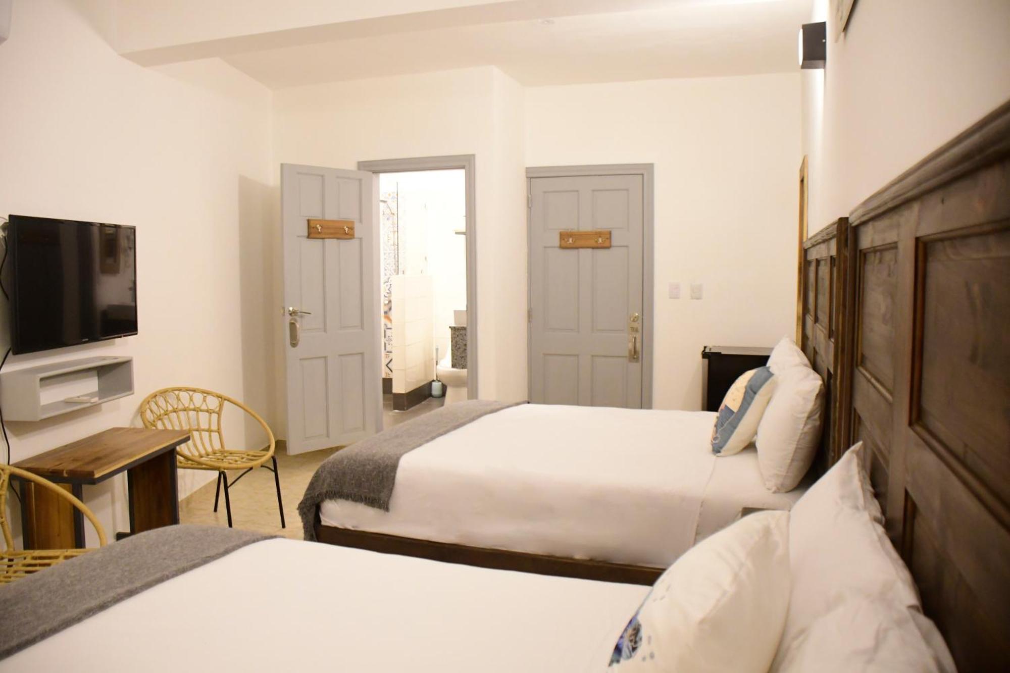 Hostal Marina Samana מראה חיצוני תמונה