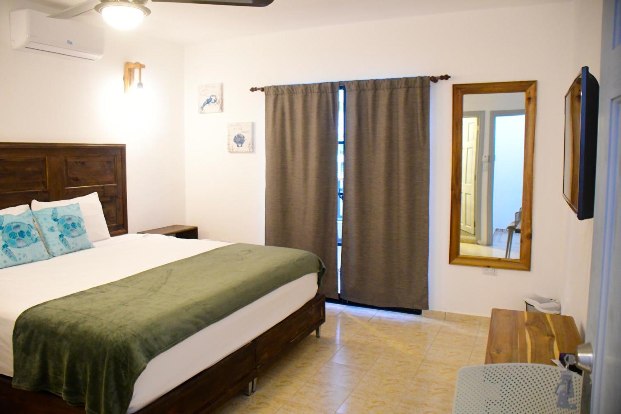Hostal Marina Samana מראה חיצוני תמונה