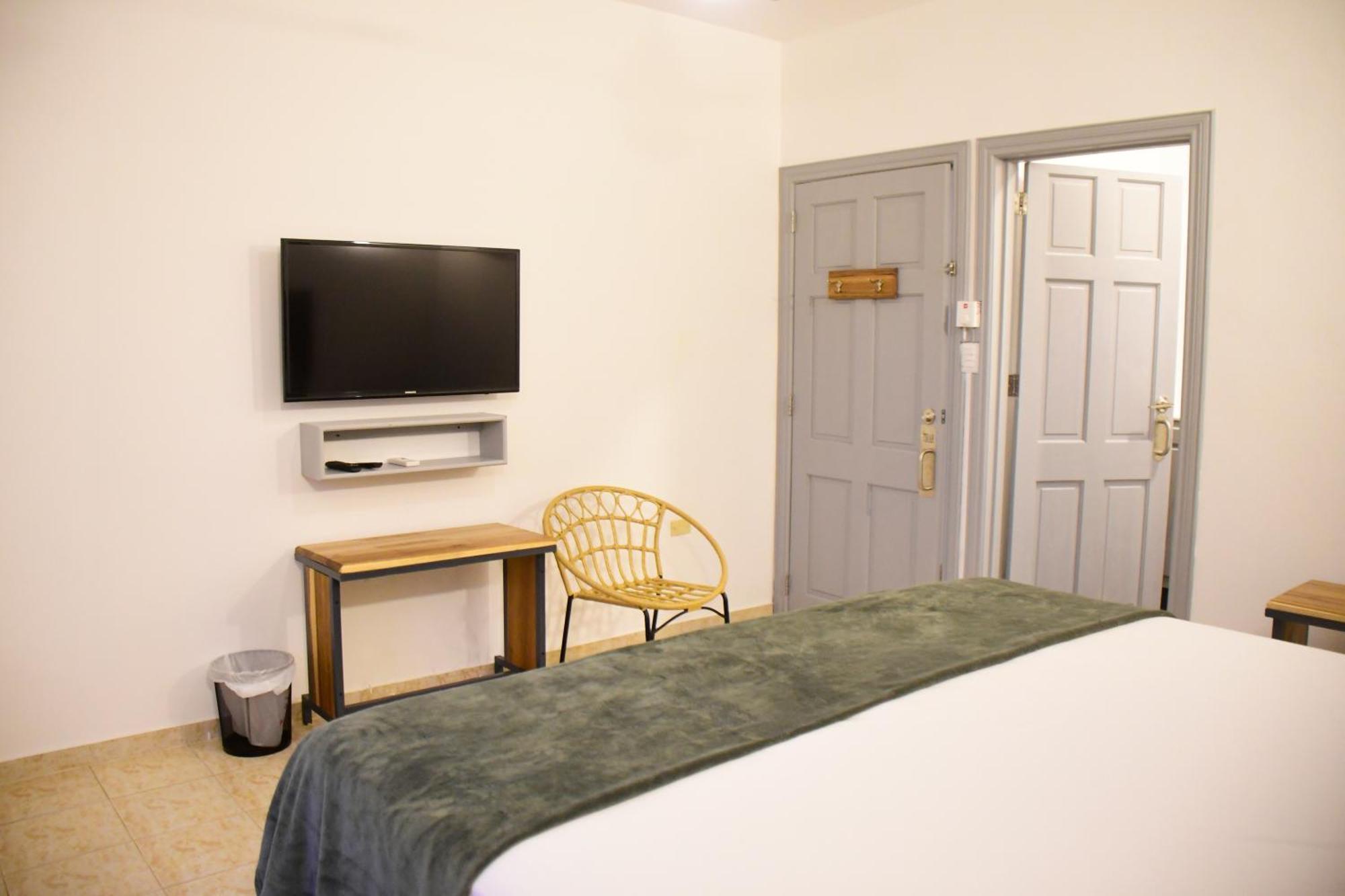 Hostal Marina Samana מראה חיצוני תמונה