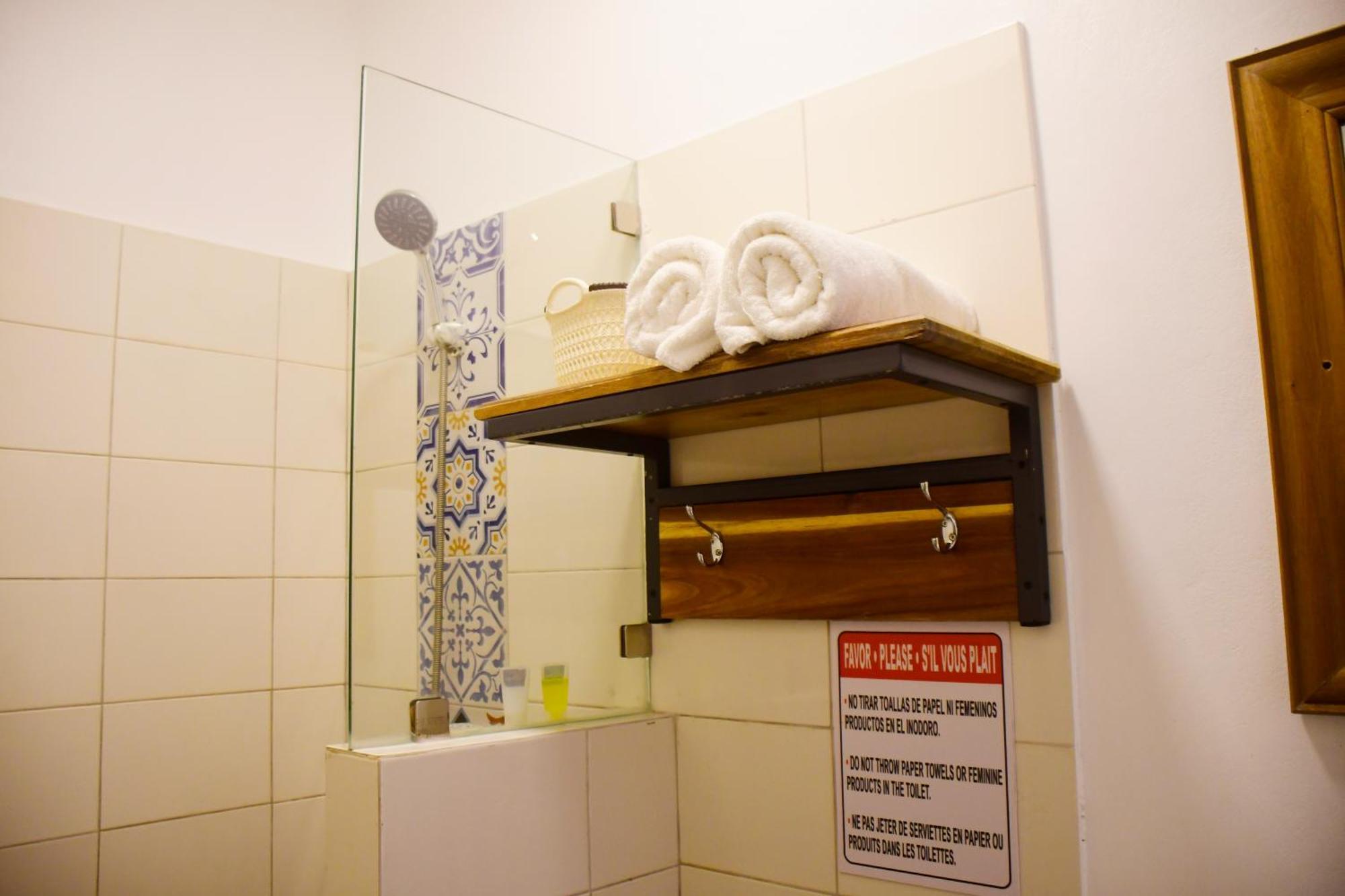 Hostal Marina Samana מראה חיצוני תמונה