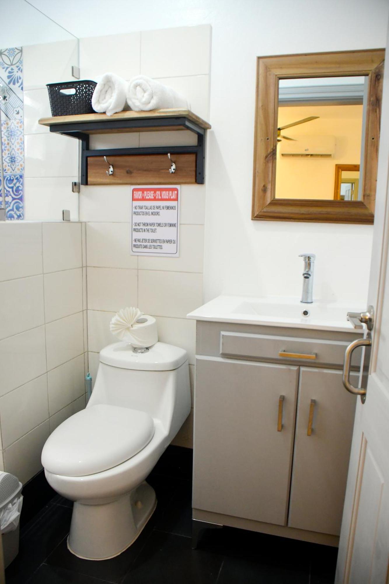 Hostal Marina Samana מראה חיצוני תמונה