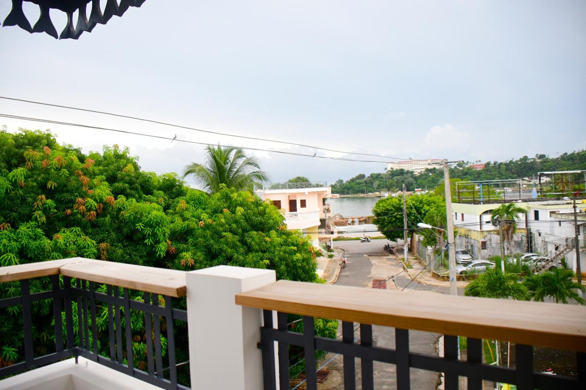 Hostal Marina Samana מראה חיצוני תמונה